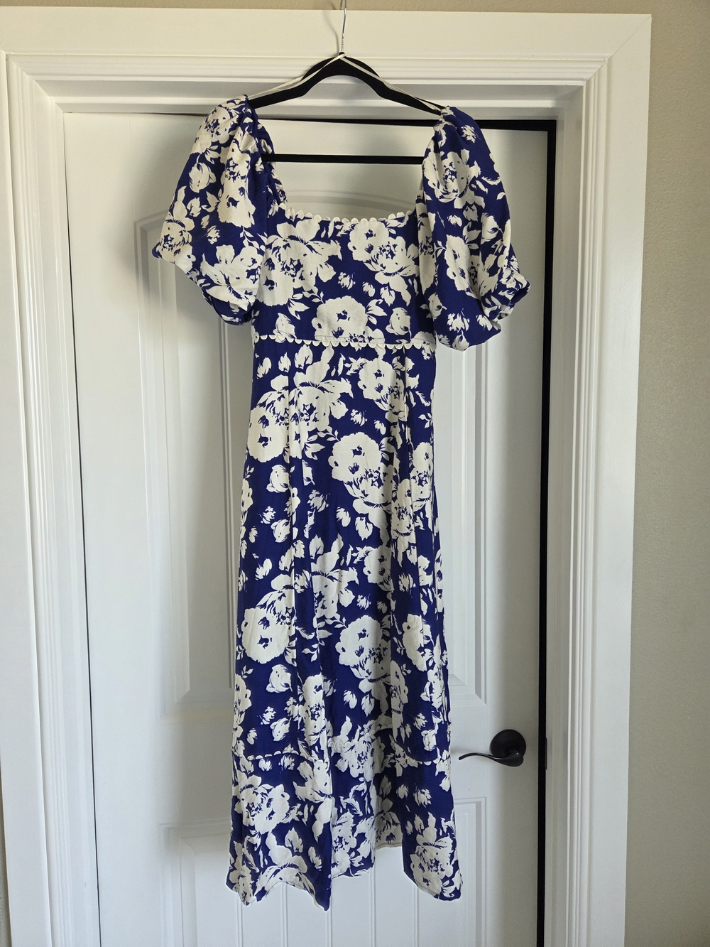 Pinkblush Blue and White Floral Puff-Sleeve Midi Dress - Maternity Small